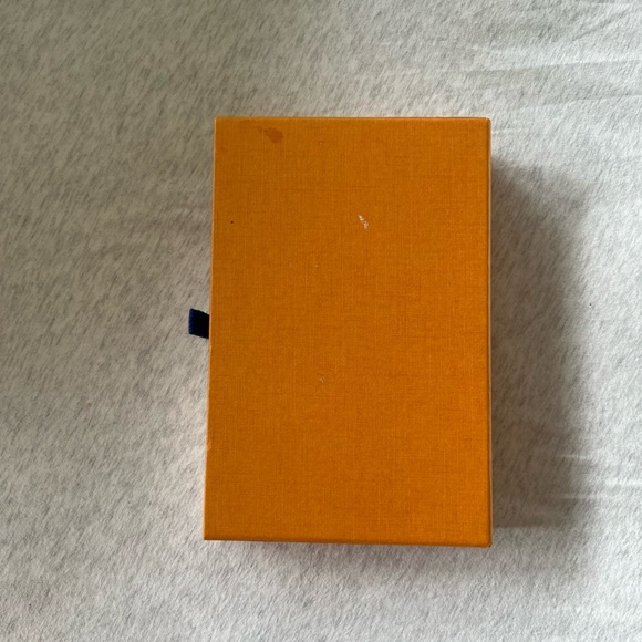 Louis Vuitton box 8x5 - Picture 2 of 5